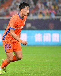 pg免费模拟器官网-进攻防守一把抓，山东泰山又贡献一名带刀后卫，球迷：国产拉莫斯