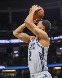 上赛季场均4.1分！美记：休斯坦与老鹰签的是Exhibit 10合同